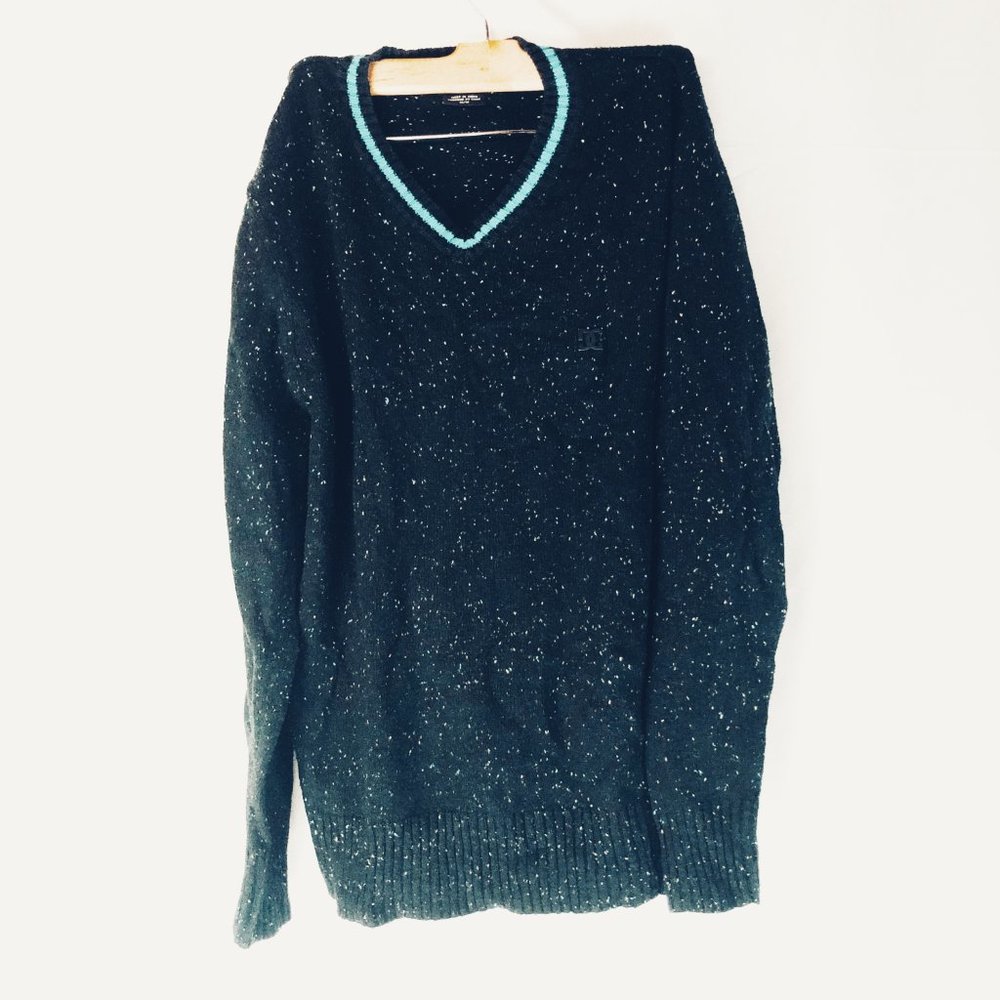 DC Crewneck Men's Medium Sweater Long-Sleeve